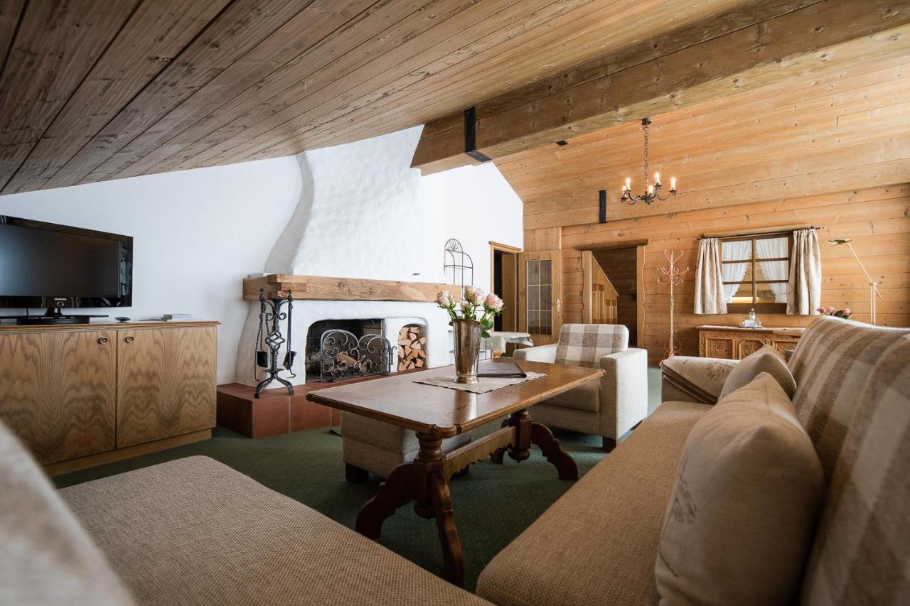 Bed & Breakfast Hotel Guggis Zuers Экстерьер фото
