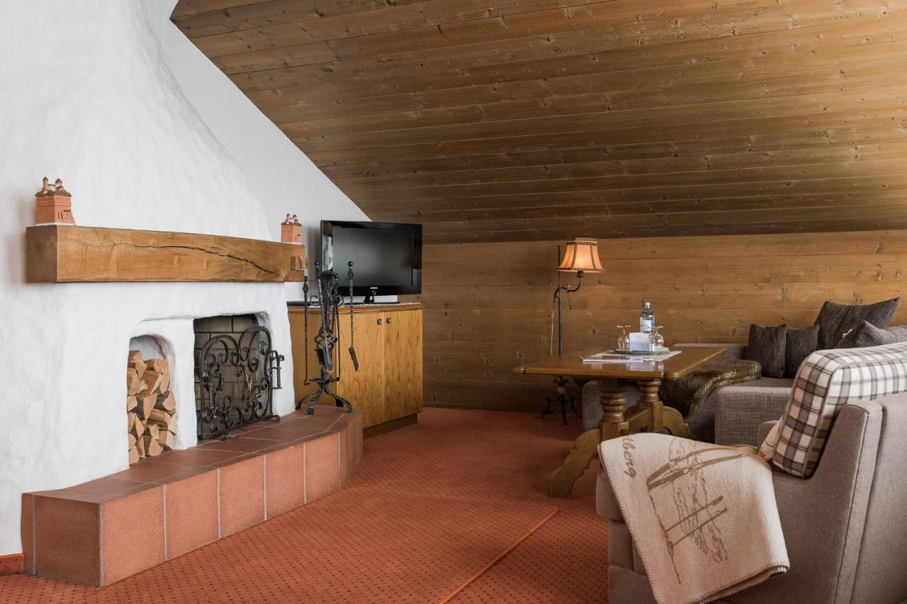 Bed & Breakfast Hotel Guggis Zuers Экстерьер фото