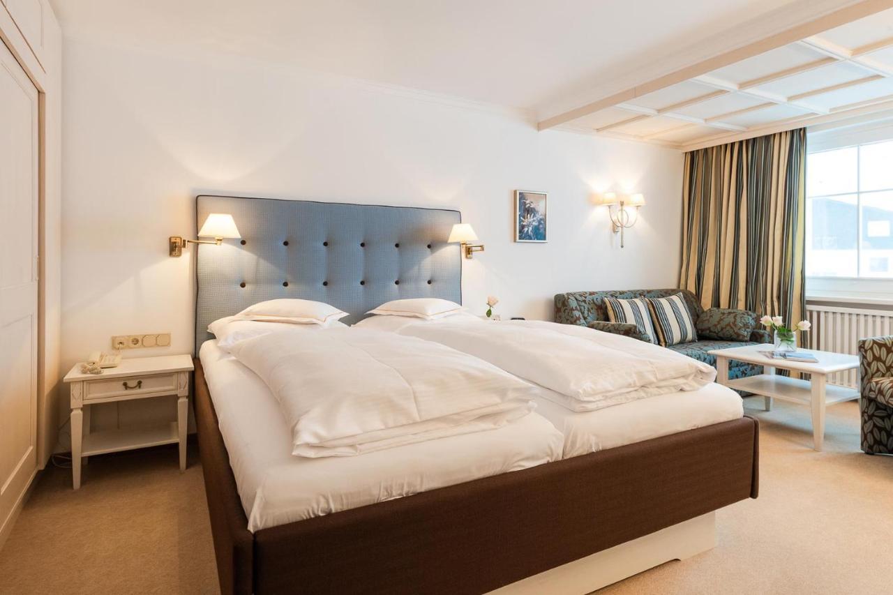 Bed & Breakfast Hotel Guggis Zuers Экстерьер фото