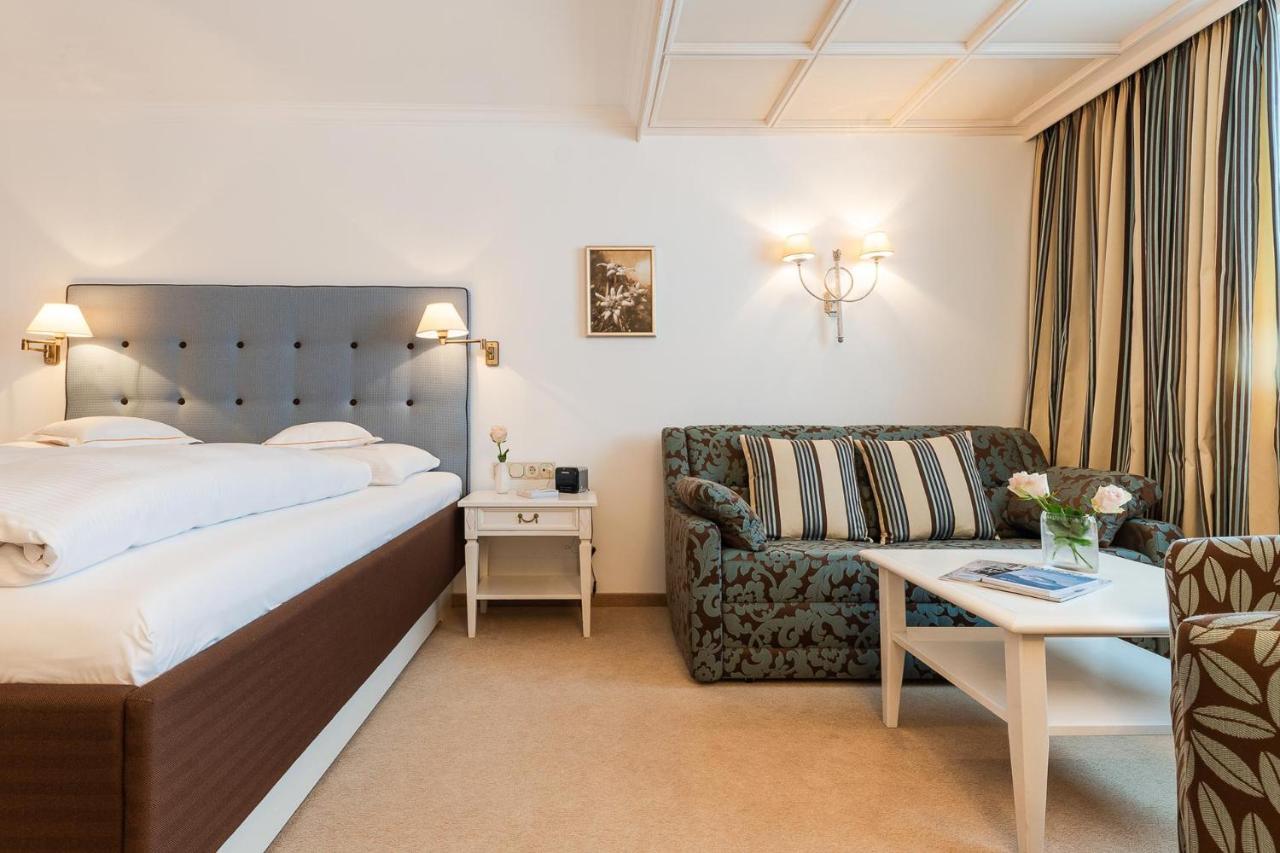 Bed & Breakfast Hotel Guggis Zuers Экстерьер фото