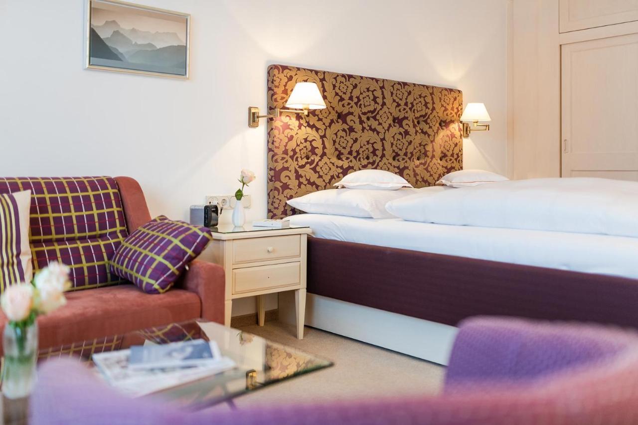 Bed & Breakfast Hotel Guggis Zuers Экстерьер фото