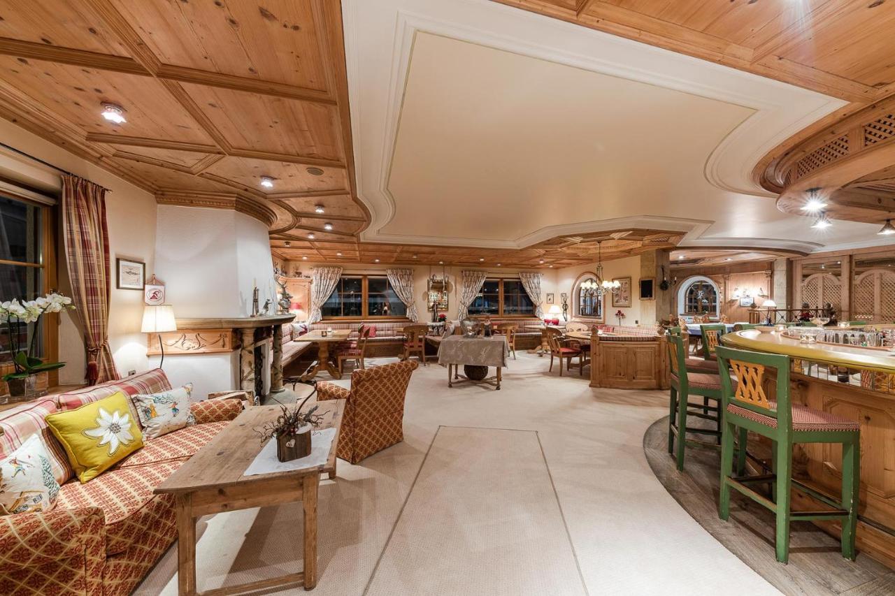 Bed & Breakfast Hotel Guggis Zuers Экстерьер фото