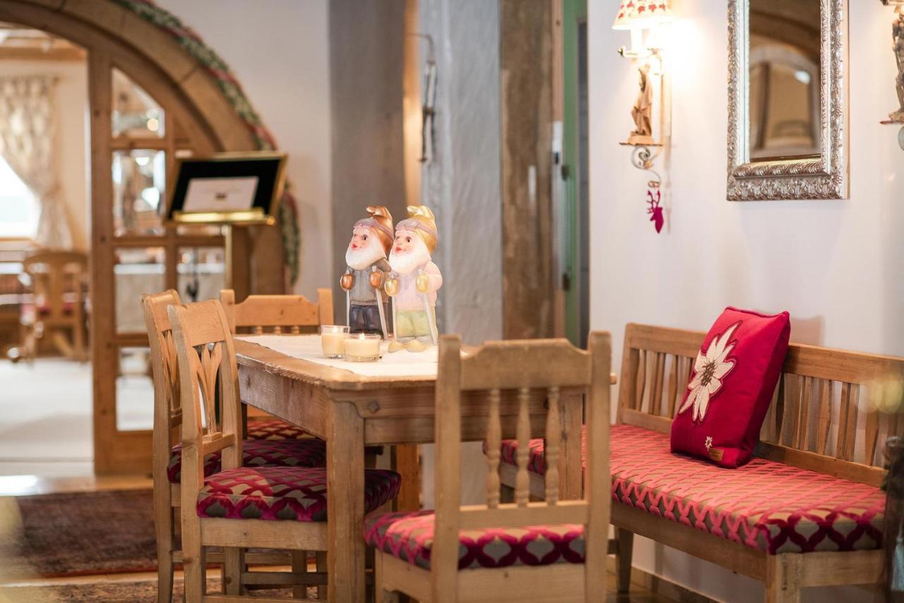Bed & Breakfast Hotel Guggis Zuers Экстерьер фото