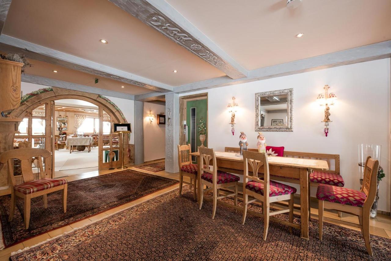 Bed & Breakfast Hotel Guggis Zuers Экстерьер фото