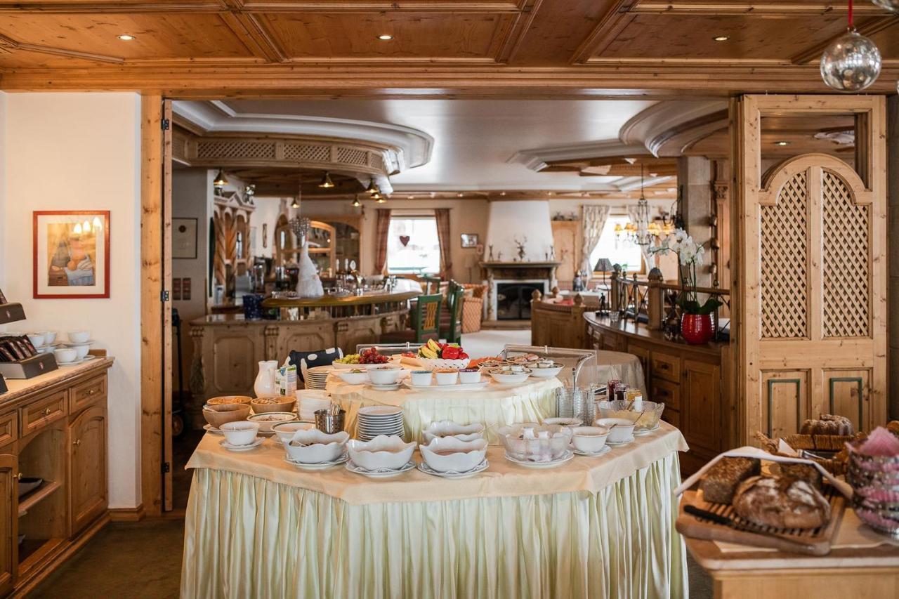 Bed & Breakfast Hotel Guggis Zuers Экстерьер фото