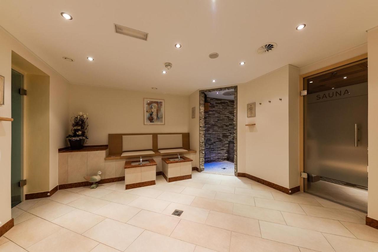 Bed & Breakfast Hotel Guggis Zuers Экстерьер фото