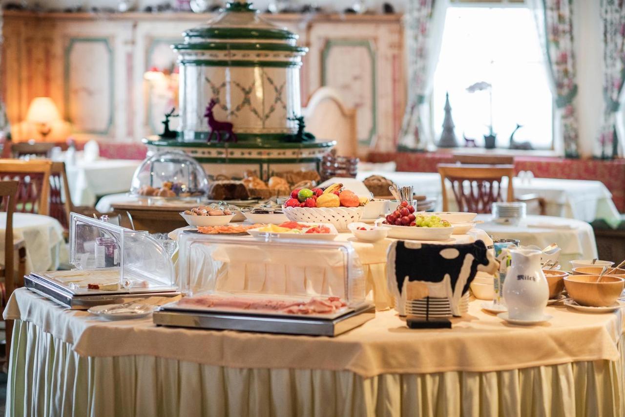 Bed & Breakfast Hotel Guggis Zuers Экстерьер фото