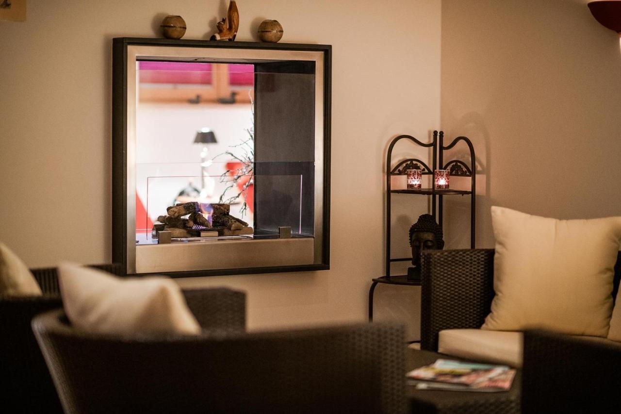 Bed & Breakfast Hotel Guggis Zuers Экстерьер фото