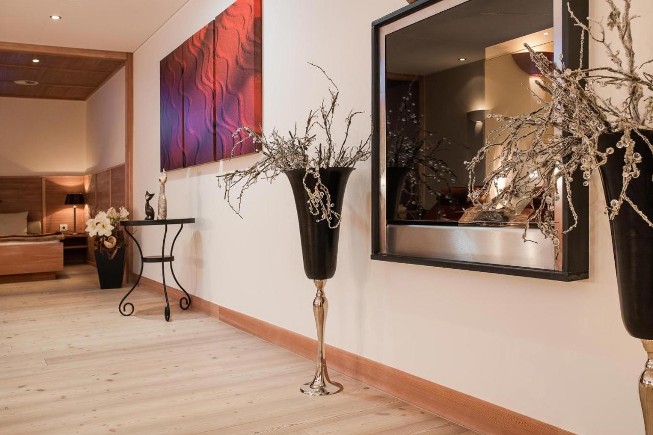 Bed & Breakfast Hotel Guggis Zuers Экстерьер фото