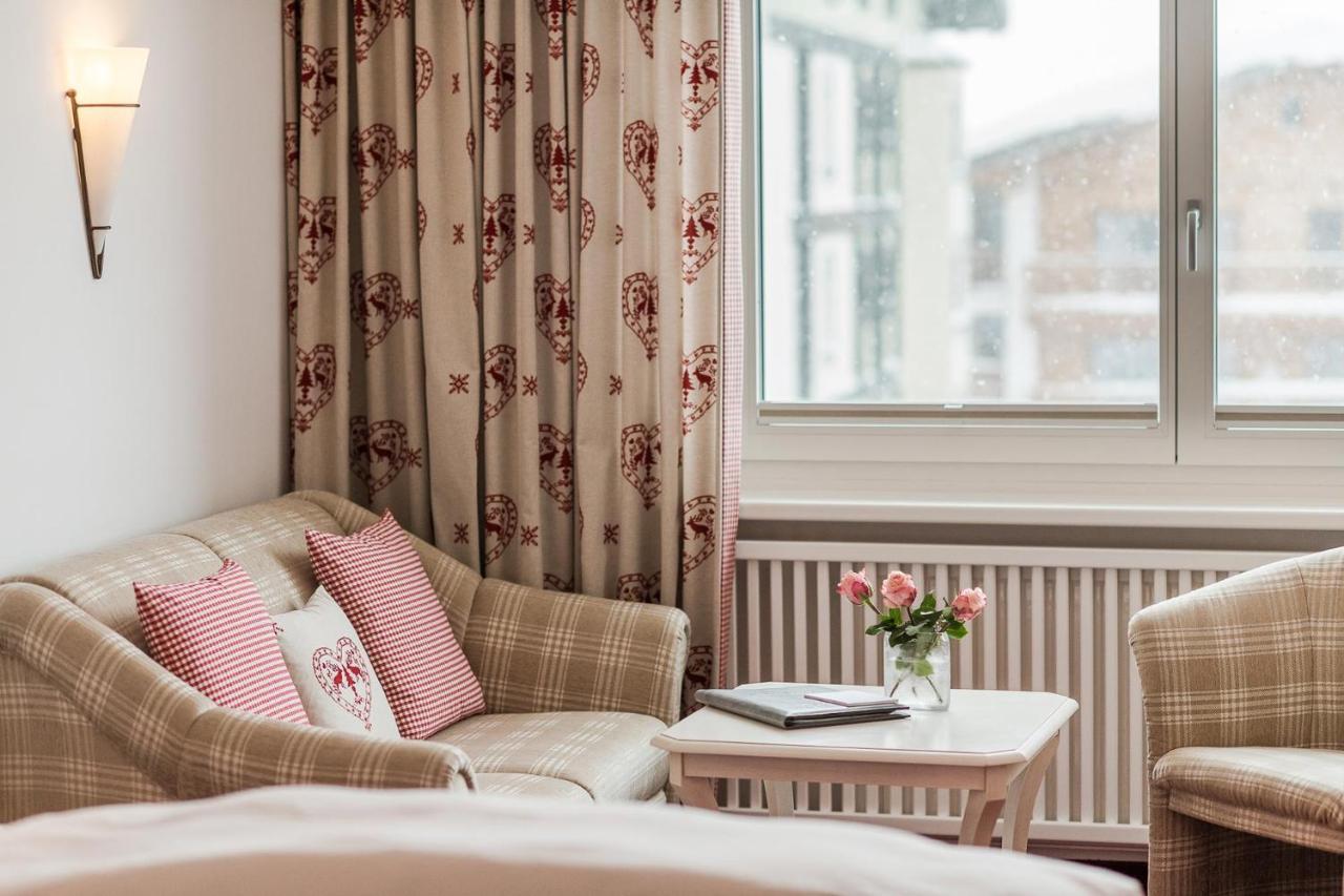 Bed & Breakfast Hotel Guggis Zuers Экстерьер фото