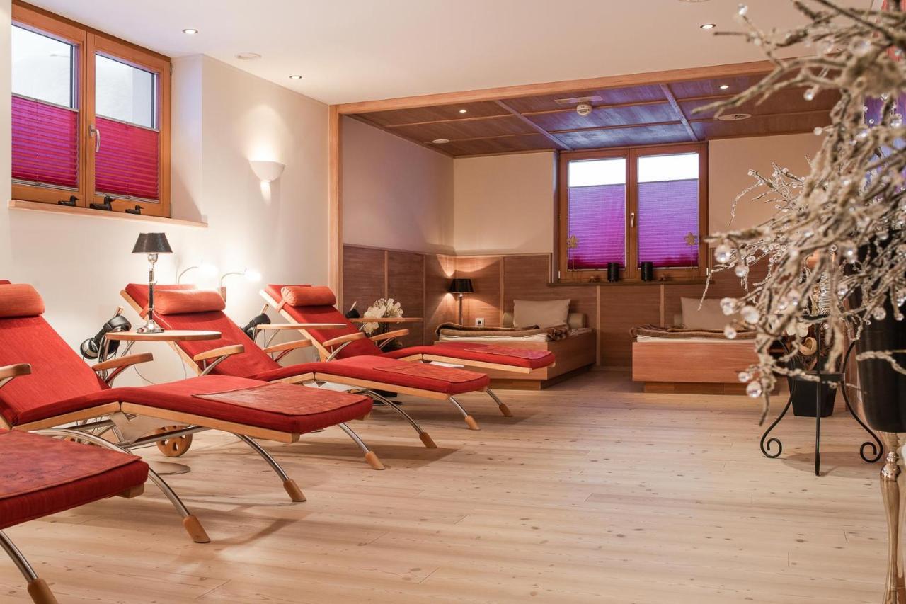 Bed & Breakfast Hotel Guggis Zuers Экстерьер фото