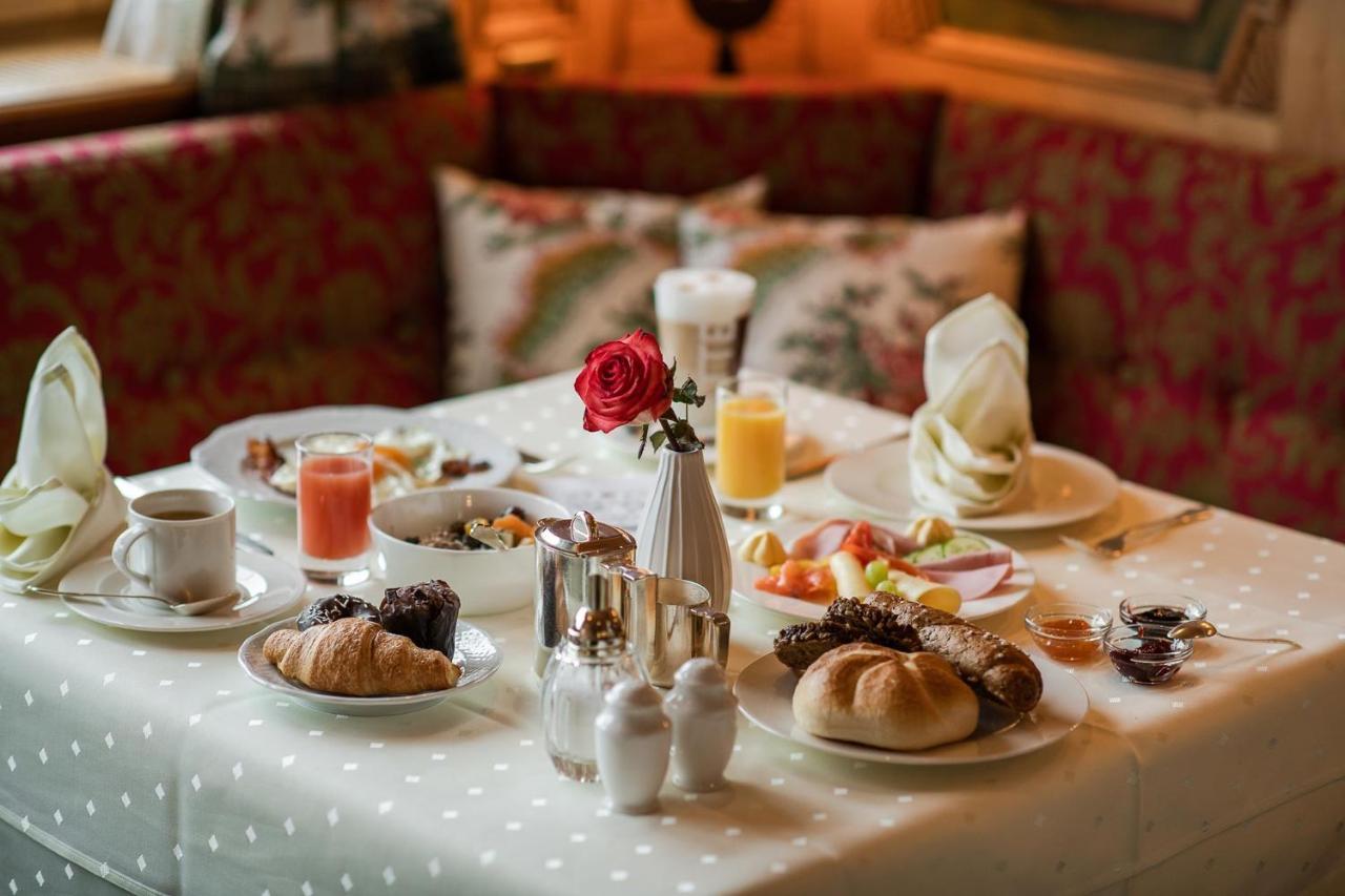 Bed & Breakfast Hotel Guggis Zuers Экстерьер фото