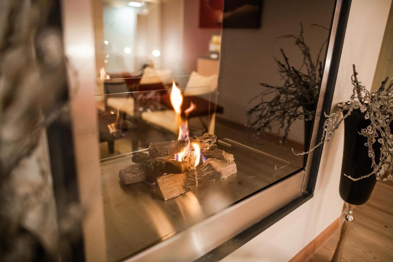 Bed & Breakfast Hotel Guggis Zuers Экстерьер фото